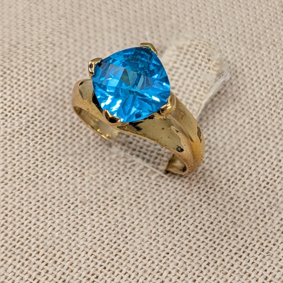 Vintage 925 Sterling Silver Ring with Blue Crystal | Rich Gold Finish | Size ~6 - Picture 4 of 16